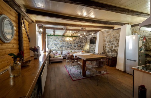 Brod na Kupi House | Gorgeous home in Brod na Kupi with WiFi