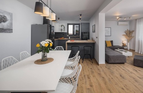 Banjole House | Gorgeous home in Banjole with WiFi