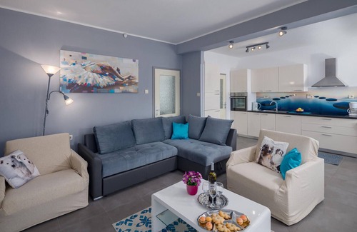 Cerovlje House | Gorgeous home in Cerovlje with kitchen