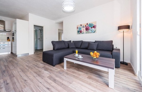 Drinovci House | Gorgeous home in Drinovci with WiFi