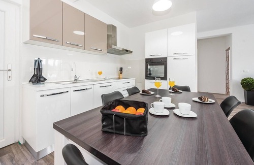 Drinovci House | Gorgeous home in Drinovci with WiFi