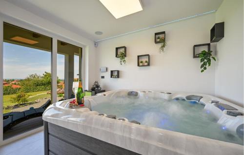 Sveti Ilija House | Gorgeous Home In Luzan Biskupecki