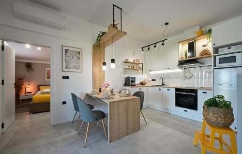 Sveti Ilija House | Gorgeous Home In Luzan Biskupecki