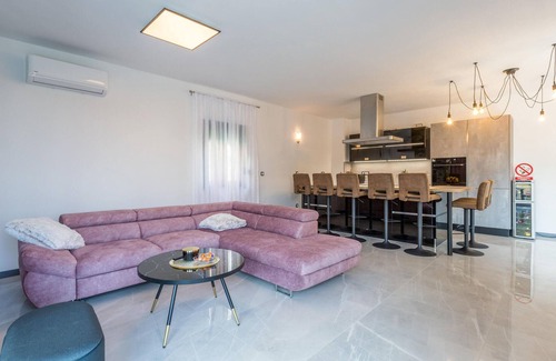 Rovinjsko Selo House | Gorgeous home in Rovinjsko Selo