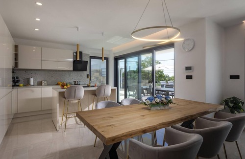 Kostrena House | Gorgeous home in Kostrena