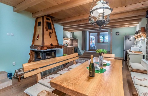 Mrkopalj House | Gorgeous home in Mrkopalj with WiFi