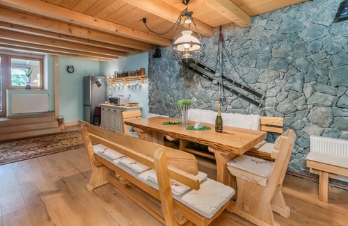 Mrkopalj House | Gorgeous home in Mrkopalj with WiFi