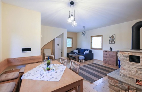 Brestovac House | Gorgeous home in Novo Zvecevo with WiFi