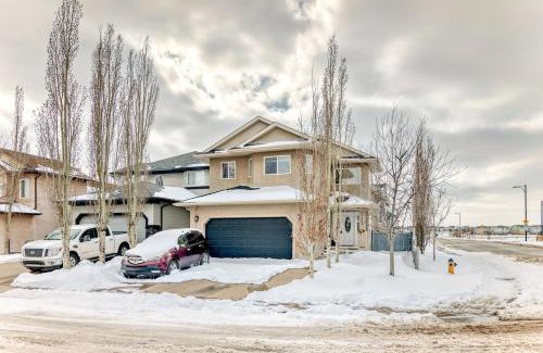 Northwest Edmonton House | Gorgeous home in Newcastle close to many amenities