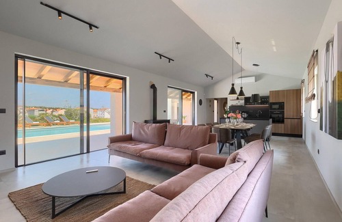 Valdebek House | Gorgeous home in Pula