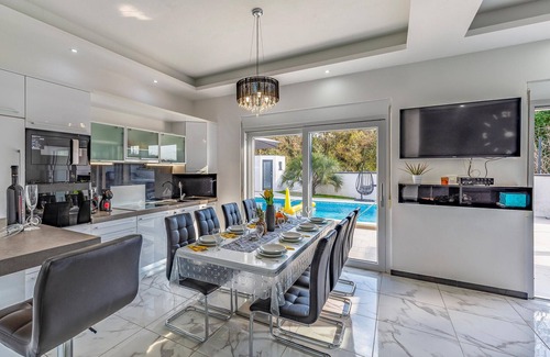 Stinjan House | Gorgeous home in Pula with sauna