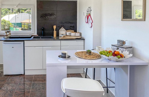 Rukavac House | Gorgeous home in Rukavac with WiFi