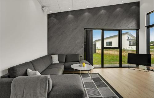 Sjølund House | Gorgeous Home In Sjølund With Kitchen