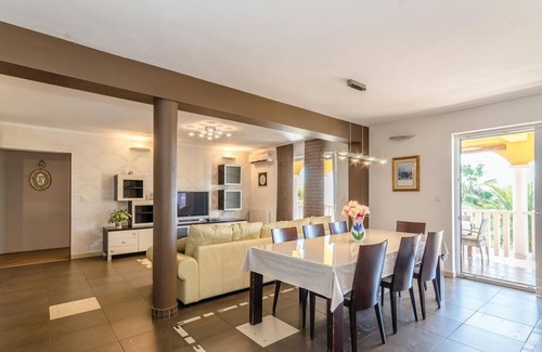 Turanj House | Gorgeous home in Turanj