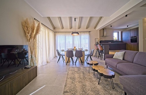 Jadruhi House | Gorgeous home in Vizinada with private swimming pool, can be inside or outside