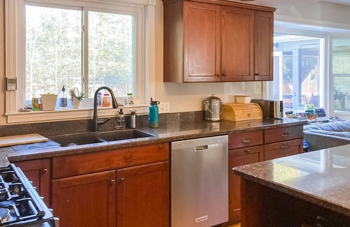 Shelburne House | Gorgeous home with fireplace, furnished deck, enclosed yard, & washer/dryer