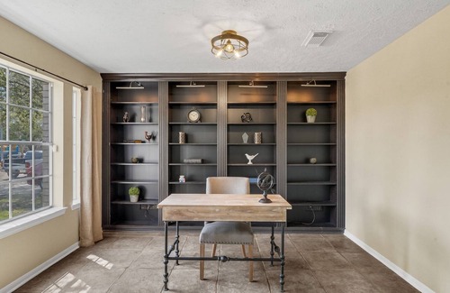 Barker House | Gorgeous Home with sparkling pool/ Spa & Pool Table!