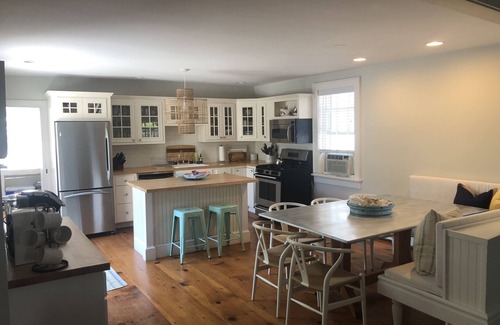 Nantucket Town House | Gorgeous in-town Property w/Large Patio and all the Amenities! Walk to Main St!