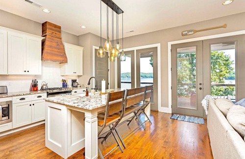 Spring City House | Gorgeous Lake Home, Private Boat Dock | Sleeps 10