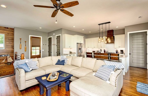 Spring City House | Gorgeous Lake Home, Private Boat Dock | Sleeps 10