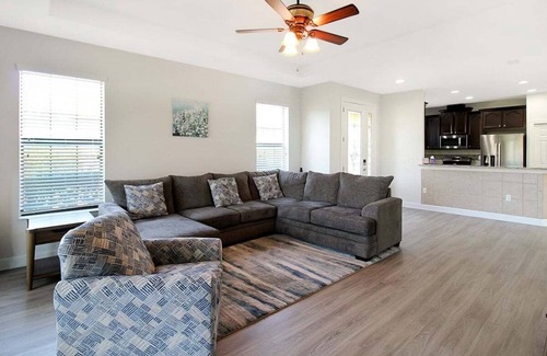Braden River House | Gorgeous lakefront home in Esplanade Golf & Country Club in Lakewood Ranch - Palm Meadow