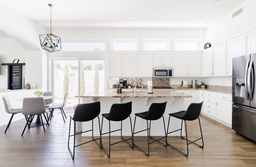 Arrowhead Ranch House | Gorgeous Lakefront Home with Infinity Pool & Hot Tub, Sleeps Up to 12