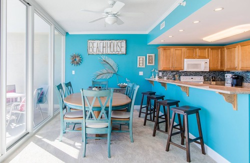 Gulf Shores Condo | GORGEOUS LUXURY CONDO, 30 FOOT WALL OF GLASS! SPECTACULAR VIEWS. Fully equipped