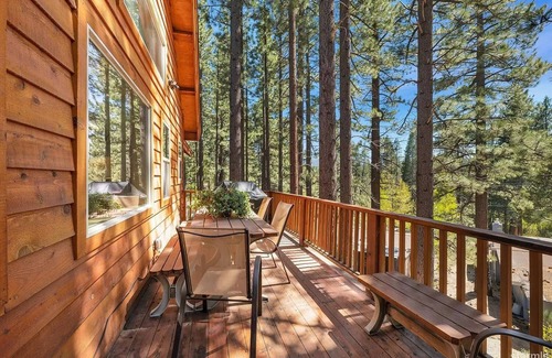 Black Bart Cabin | Gorgeous & Modern Cabin nr. Heavenly, Casinos and Outdoor Adventures
