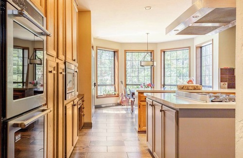 Angwin Villa | Gorgeous Napa estate 15 mins to St Helena surrounded by vineyards. Permit 138485