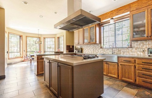 Angwin Villa | Gorgeous Napa estate 15 mins to St Helena surrounded by vineyards. Permit 138485