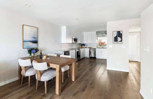 Pacific Palisades Condo | Gorgeous Ocean Views - Santa Monica Adjacent - 2BR