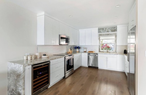 Pacific Palisades Condo | Gorgeous Ocean Views - Santa Monica Adjacent - 2BR