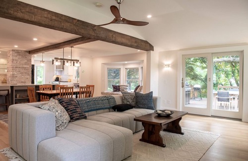 Saunderstown House | Gorgeous, renovated home with gourmet kitchen, minutes to Jamestown & Newport