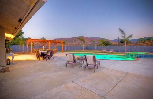 Crest Villa | Gorgeous retreat with salt water pool & spa. Mid term welcome!