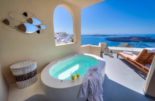 Firostefani Villa | Gorgeous Santorini Villa | Villa Fiedla | 1 Bedroom Suite | Outdoor Hot Tub |.