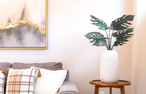 Meridian House | Gorgeous & Secluded 3BD 2BA Getaway by The Village at Meridian