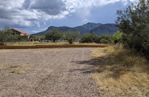 Sierra Vista Southeast House | Gorgeous Spanish Style Home with Jacuzzi tub and fireplace