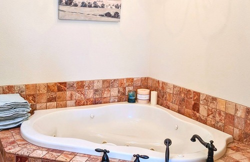 Sierra Vista Southeast House | Gorgeous Spanish Style Home with Jacuzzi tub and fireplace
