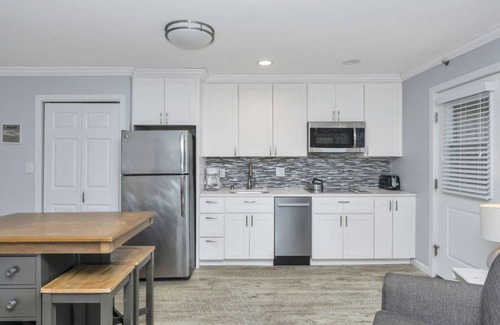 Napeague Apartment | Gorgeous Studio Apartment with 1 Bath and Balcony