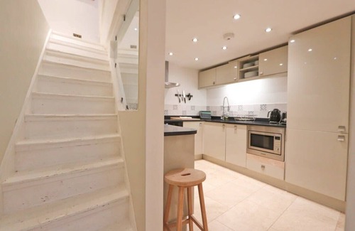 Clifton House | Gorgeous three bedroom townhouse in Clifton