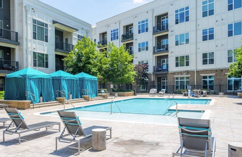 Durham Apartment | Gorgeous & Upscale 1BR w/ Balcony, Gym and Parking