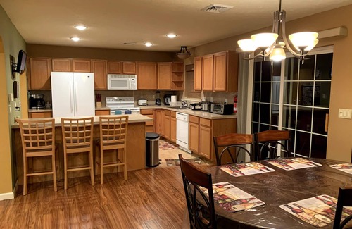 Pocono Summit House | Gorgeous Villa in Pocono nr Ski Slopes, Camelback, Kalahari w Games Rm & Hot tub