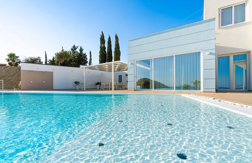 Montallegro Villa | Gorgeous villa with pool and sea view in Bovo Marina
