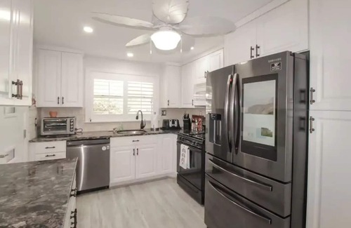 Fort Walton Beach House | Gorgeous waterfront house with relaxing pool in Fort Walton.