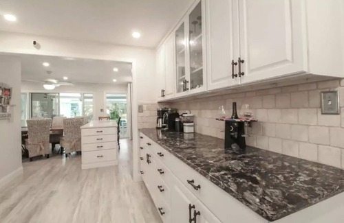 Fort Walton Beach House | Gorgeous waterfront house with relaxing pool in Fort Walton.