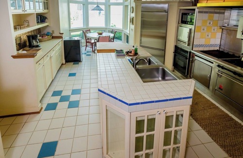 Home House | Gorgeous waterfront homes for weddings!