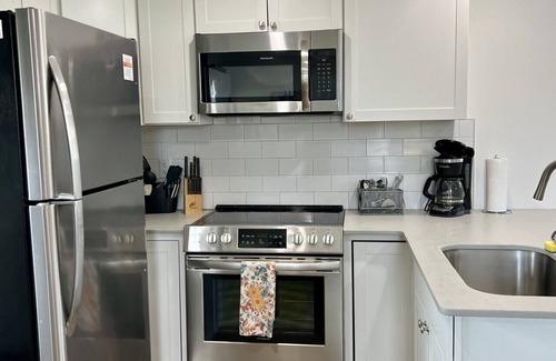 Geneva-on-the-Lake House | GOTL Cozy Cottage- Sunset Vacation Rentals