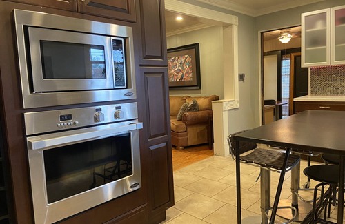 Lafayette House | Gourmet Guesthouse & Office 1-3 People