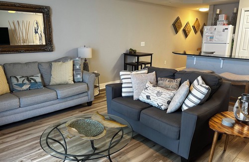 El Centro Beach Condo | GRAB these discounted early booking Fall and Winter special rates