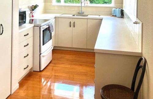 Tauranga South House | Graceful Character Cottage In The Leafy Avenues